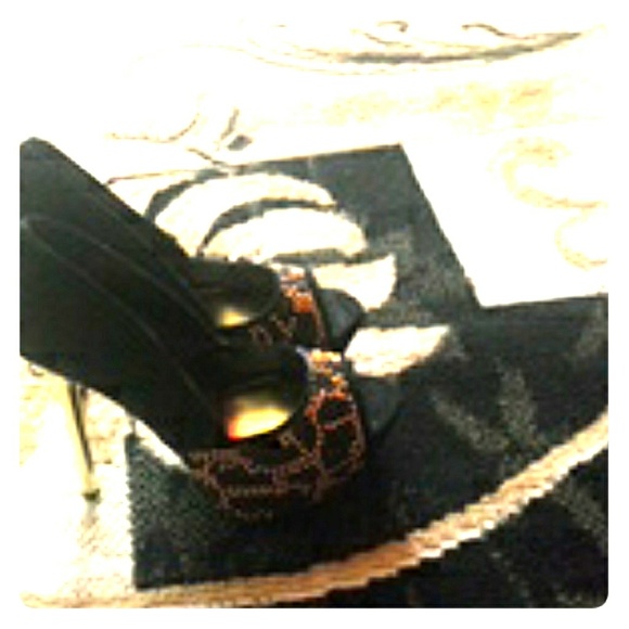 Shoes - Picture 1 of 4